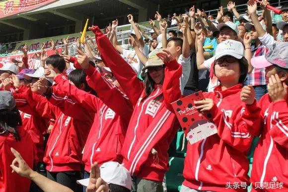 内蒙专业足球球场,敕勒川阴山脚下