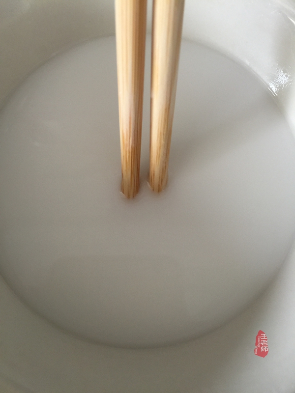 自制豌豆凉粉制作方法全过程,干豌豆凉粉的制作方法和配方