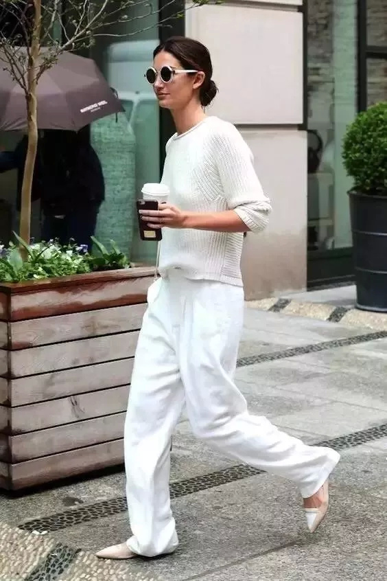 这个春夏时髦精都在穿这三种元素,夏日穿搭胖胖的中性风裤子