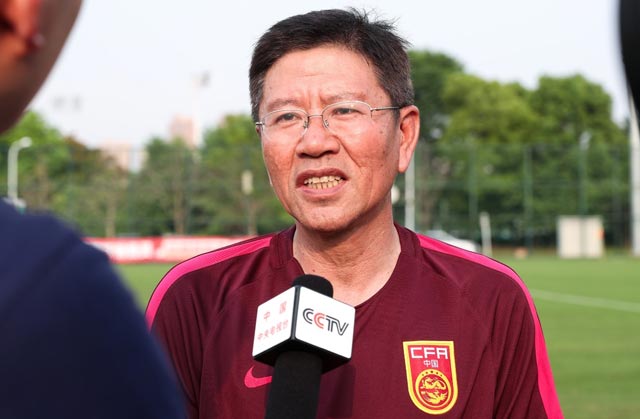 U13小球员训练营家长来探班青训必须科学规划透明公开