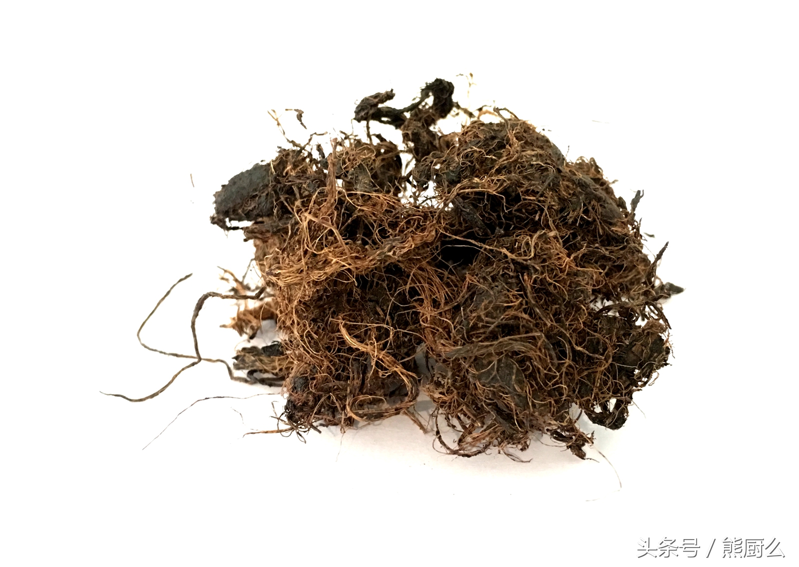 这个村的人一天能喝两斤白酒，不喝酒就浑身没劲不下地干活