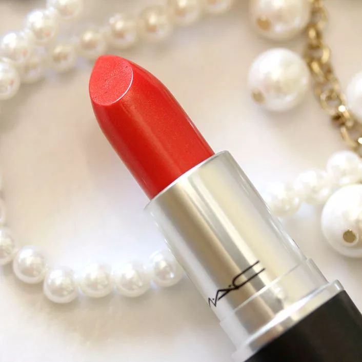 520领了券还可以赠送吗,520送女朋友一只口红够了吗