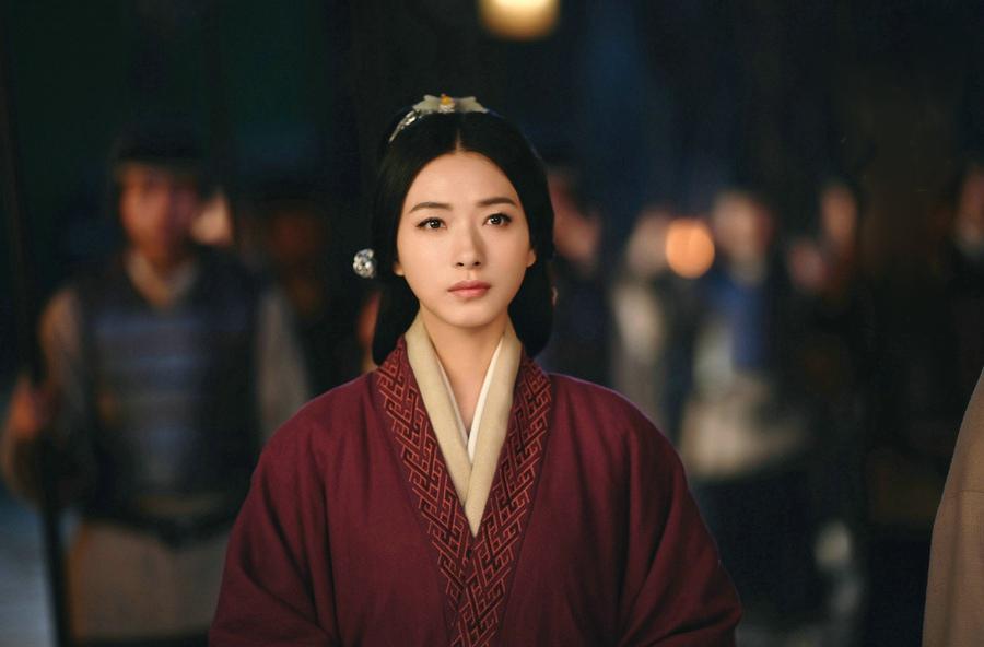 汉献帝皇后伏寿被曹操赐死,曹操为什么要杀死给他盖被子的人