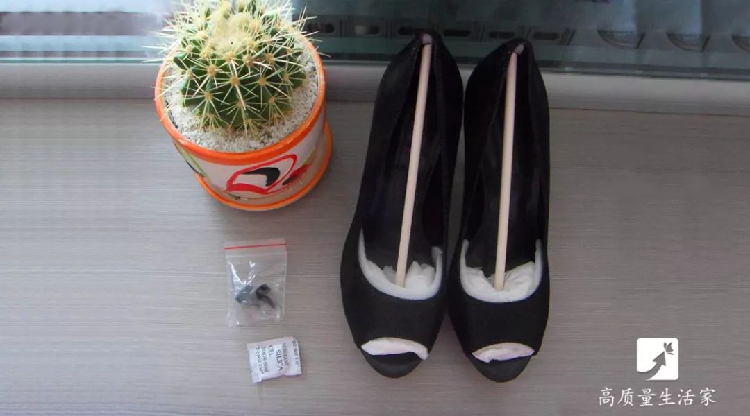 新鞋子里面塞的纸团是什么,新鞋里的纸团有什么用