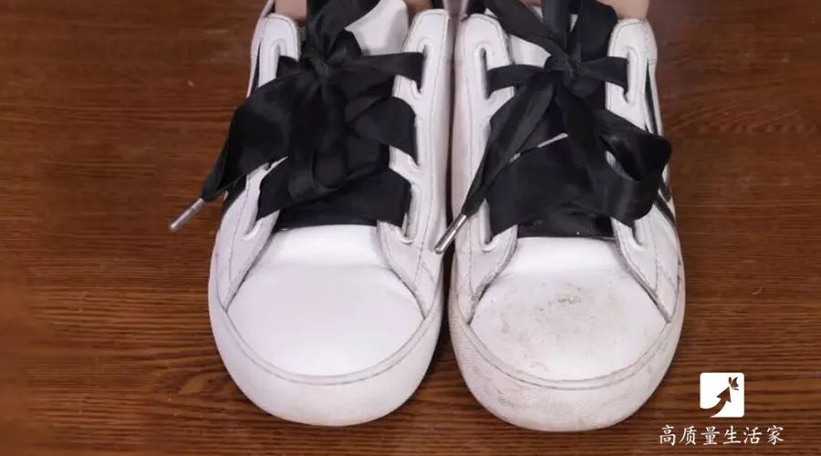 鞋子挤脚磨脚怎么清洗,新鞋磨脚怎么办小妙招
