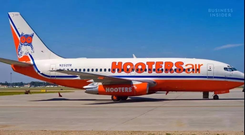 借胸上位的美国版“海底捞”，年入10亿美元，却差点毁在1件小事上…………