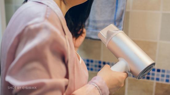 小米生态链吹风机堪称国潮黑科技,素士吹风机h5和复古吹风机哪个好