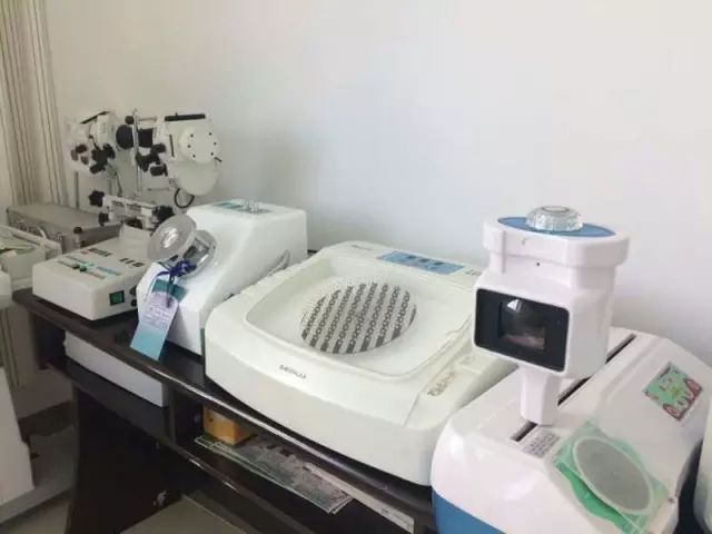 外伤眼睛肿了热敷还是冷敷好,眼睛打肿了是冷敷还是热敷好