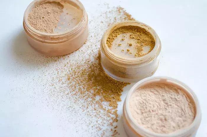 化妆品没必要买很多,怎么分清化妆浮粉还是卡粉