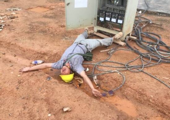 电流什么时候对人造成电击伤,电击和电流哪个对人体的伤害更大