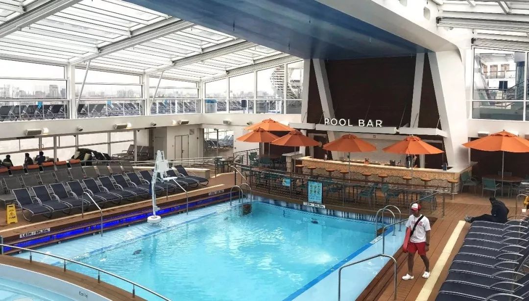 海洋量子号邮轮参观,海洋量子号邮轮航行航拍视频
