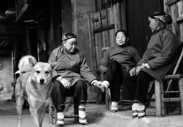 三寸金莲是怎样来的,三寸金莲有什么来历