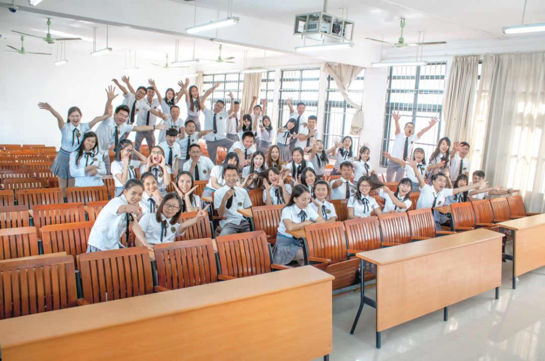 五十人集体照拍照姿势创意大全,高逼格的集体照怎么拍