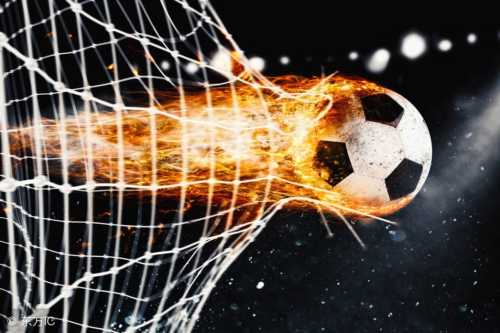 世界杯热潮导致孟加拉国球迷不眠之夜，手工制作这么多球衣旗帜！