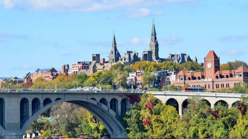 乔治华盛顿大学贵族学校,美国政治家摇篮是哪个学校