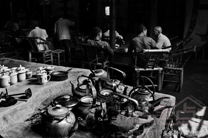 民国年间河北赵县康黑子北京访茶,买回一个“千里白光照妖灯”