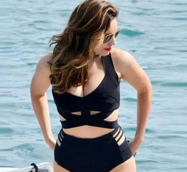 平价泳衣大方高贵,泳衣好穿又好看