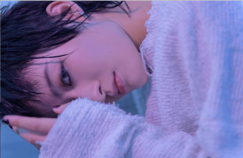 开车听歌不够燥？人人巴士带你去草莓现场！