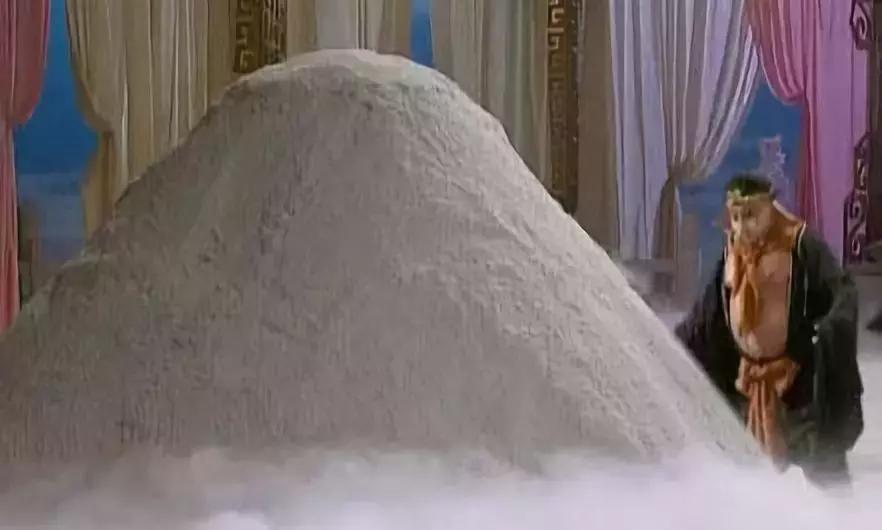 男子门口入室抢劫监控拍下全过程,小伙入室抢劫却遇到更可怕的东西