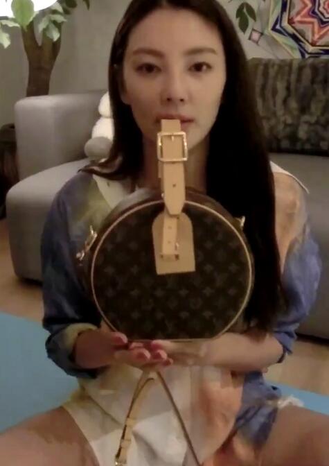 张雨绮背最新款爱马仕,爱马仕铂金包张雨绮