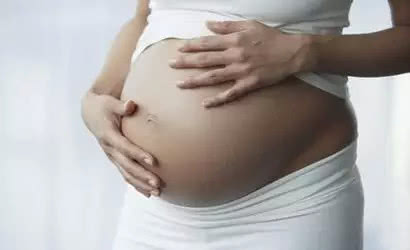 不想让生育受影响需要做哪些检查,不要让孕妇一个人洗澡