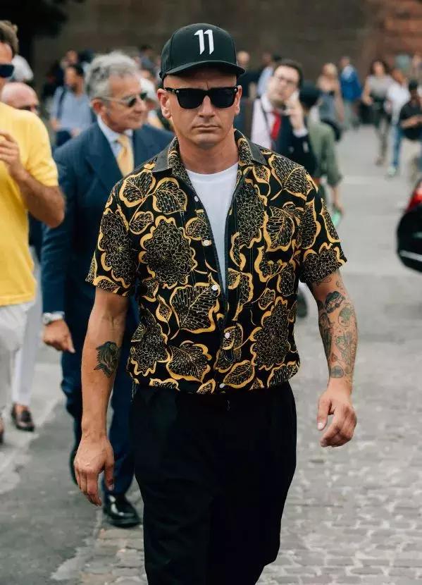 想要帽子戴的帅,清洁必须得跟上