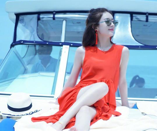 赵丽颖红裙乘风破浪,赵丽颖船上写真