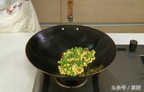 素炒玉米豌豆,肉和玉米豌豆怎么炒好吃