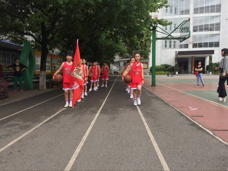 争做新时代好少年中队活动方案,争做新时代好队员红领巾活动案例