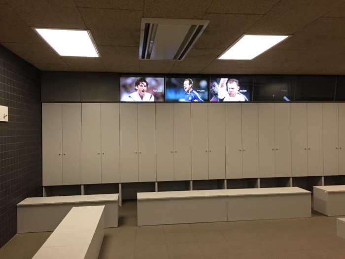 巴萨主场诺坎普是城市名吗,巴萨主场诺坎普颠球