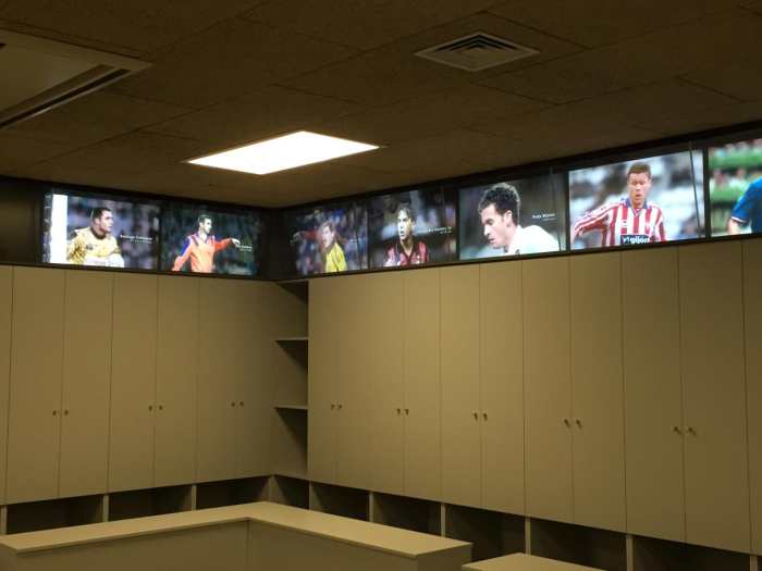 巴萨女足欧冠主场在诺坎普吗,巴萨主场诺坎普英文