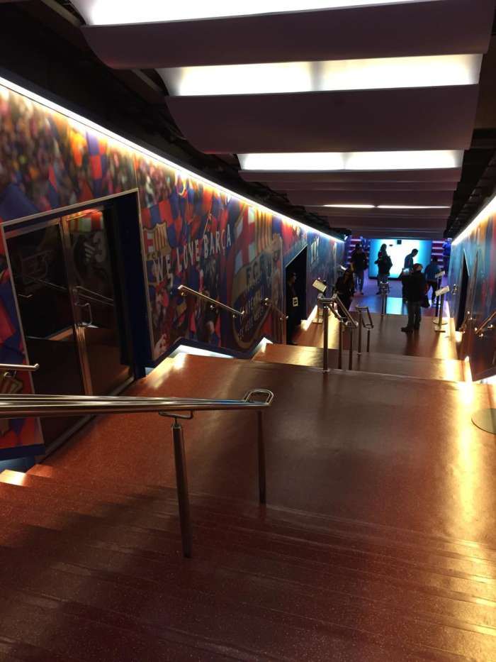 巴萨女足欧冠主场在诺坎普吗,巴萨主场诺坎普英文