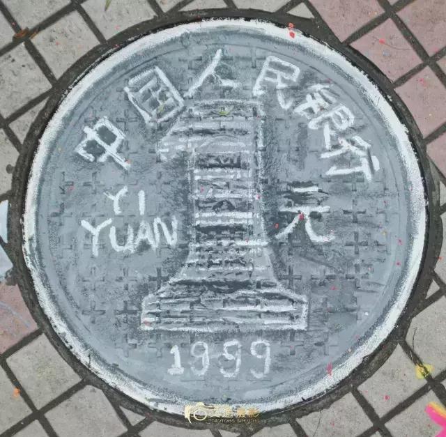 30所职校为井盖“整容”，以画会友，你的学校技术如何？