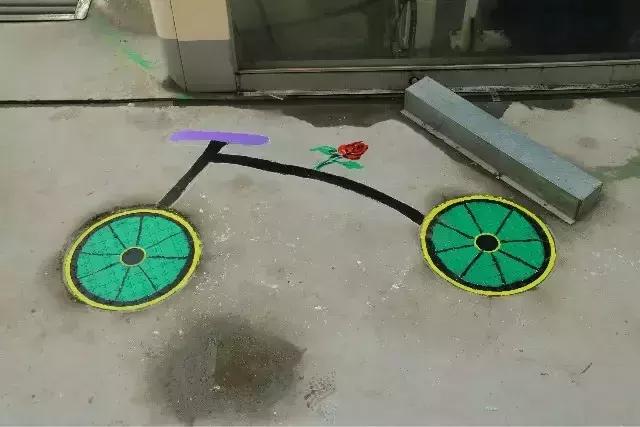 30所职校为井盖“整容”，以画会友，你的学校技术如何？