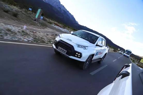 江铃域虎72023柴油自动四驱试驾,江铃域虎2.4t四驱柴油版