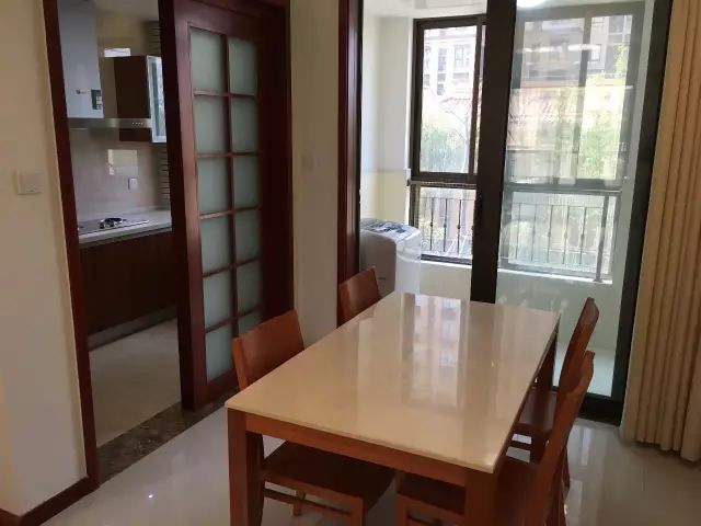 月租不到1500元公寓,没钱却租高端公寓