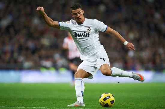 足坛左右脚均衡的球员,足坛双脚最均衡的人