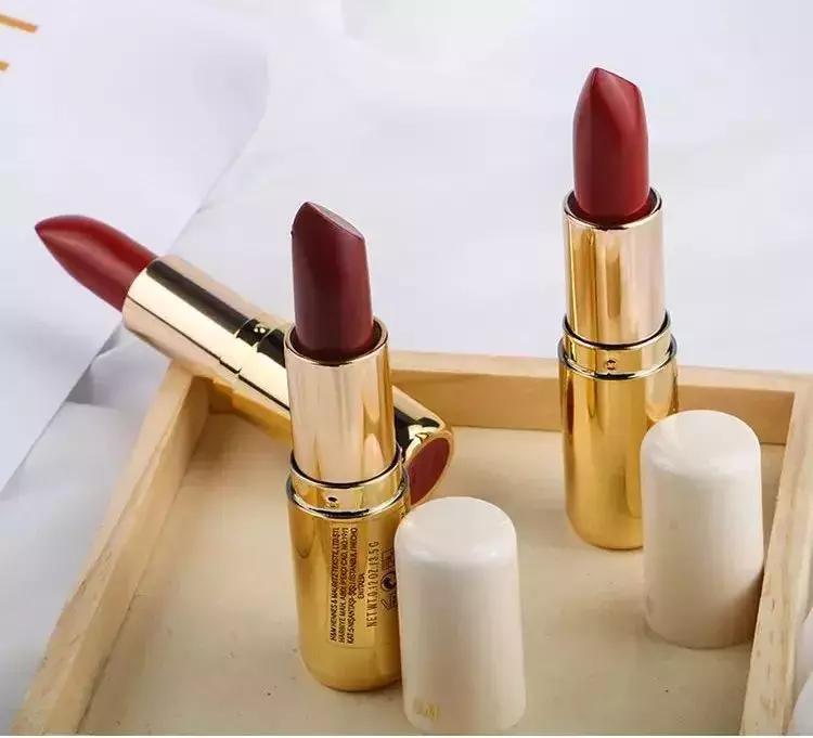 HM，你再出彩妆没人买你家衣服啦！