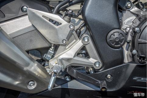 本田cbr250rr四缸水冷跑车,本田cbr250rr是街跑吗