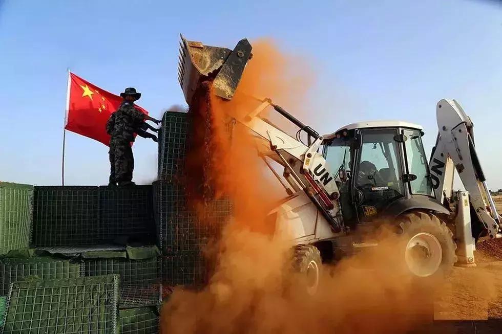 挖土也能打赢敌人吗?是的!这就是解放军的土工作业!