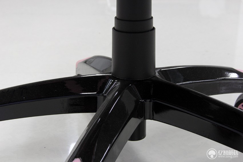 傲风af050测评,傲风电竞椅大耳狗测评