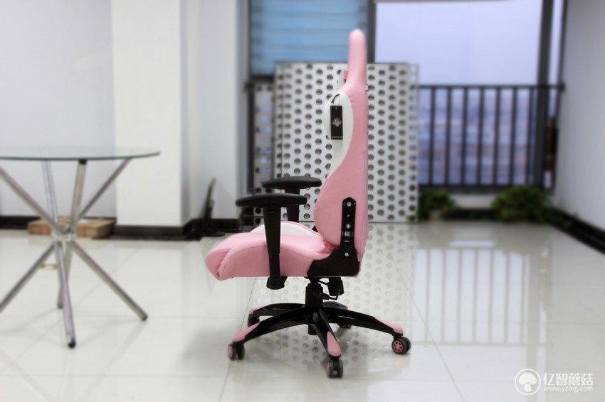 傲风af050测评,傲风电竞椅大耳狗测评