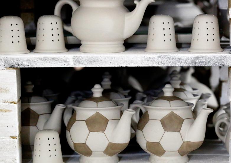 俄罗斯世界杯吉祥物宣传片,世界杯题材纪念品