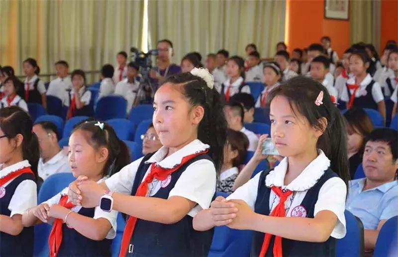 德阳市举行“扣好人生第一粒扣子”主题教育实践活动启动仪式