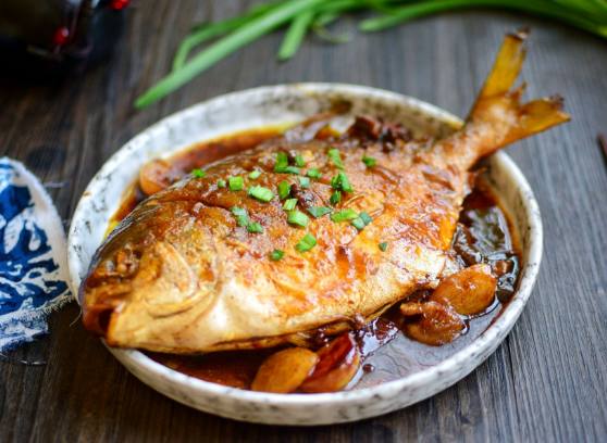 红烧鲳鱼的最佳吃法和做法,简单易学易做的红烧鲳鱼家常做法