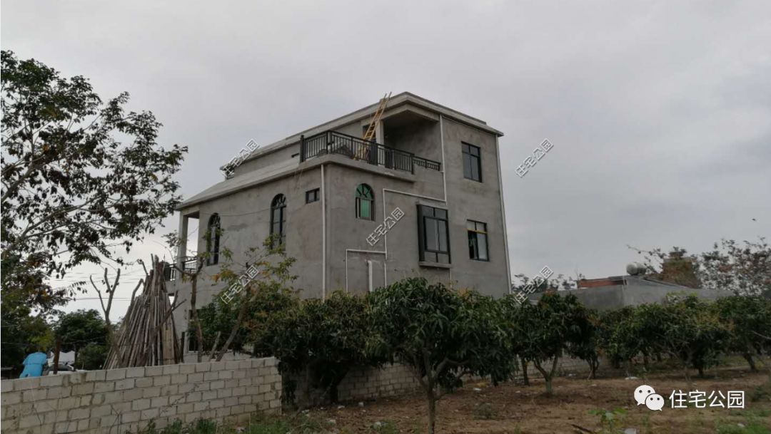 在农村老房子加盖三层,农村一层平房怎么加盖成别墅