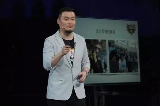 贺炜徐阳解说足球,徐阳贺炜解说莫德里奇拉基蒂奇