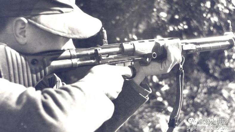 德国fg42伞兵步枪军事博物馆,fg42伞兵枪是连发的还是半自动的