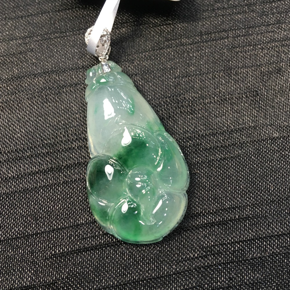 翡翠灯光鉴别真假,影响翡翠质地的因素有哪些