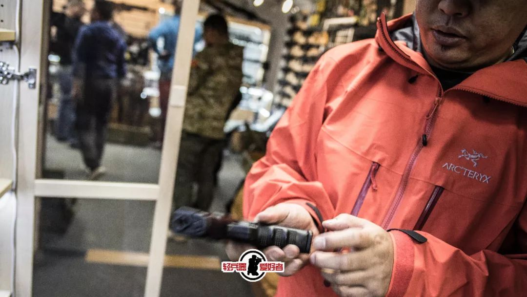 男人天堂，一起逛逛俄罗斯的“*器武**”商店